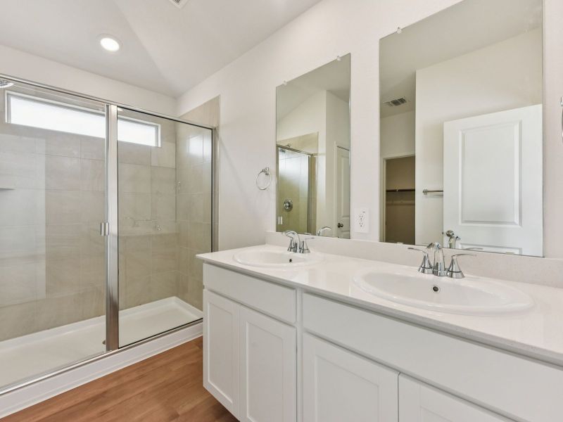 Furnished interior view inside a new home in Lexington Parke, Del Valle (Image 3).