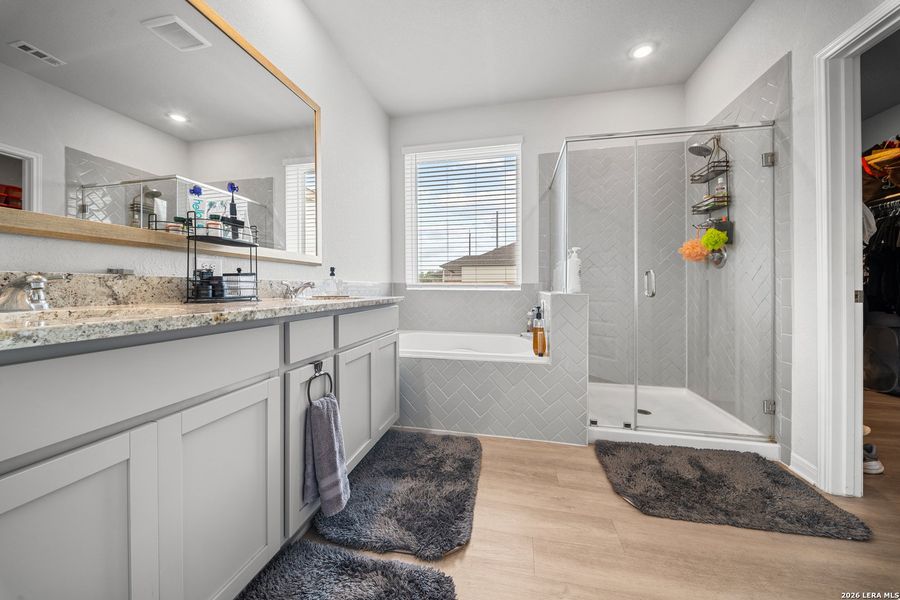 Furnished interior view inside a new home in Jordan's Ranch, San Antonio (Image 9).