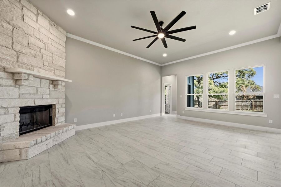 Spacious, unfurnished interior of a new home in , Wimberley (Image 19).