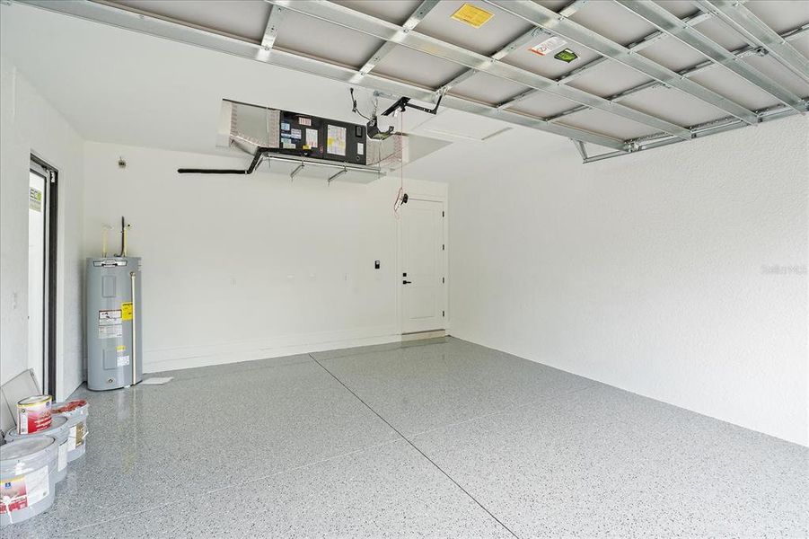 Spacious, unfurnished interior of a new home in , Port Charlotte (Image 32).
