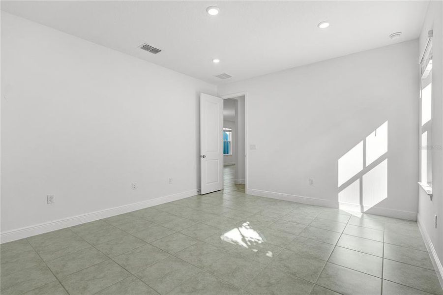 Spacious, unfurnished interior of a new home in Summerdale Park at Lake Nona, Orlando (Image 29).