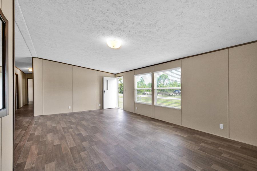 Spacious, unfurnished interior of a new home in , St. Cloud (Image 17).