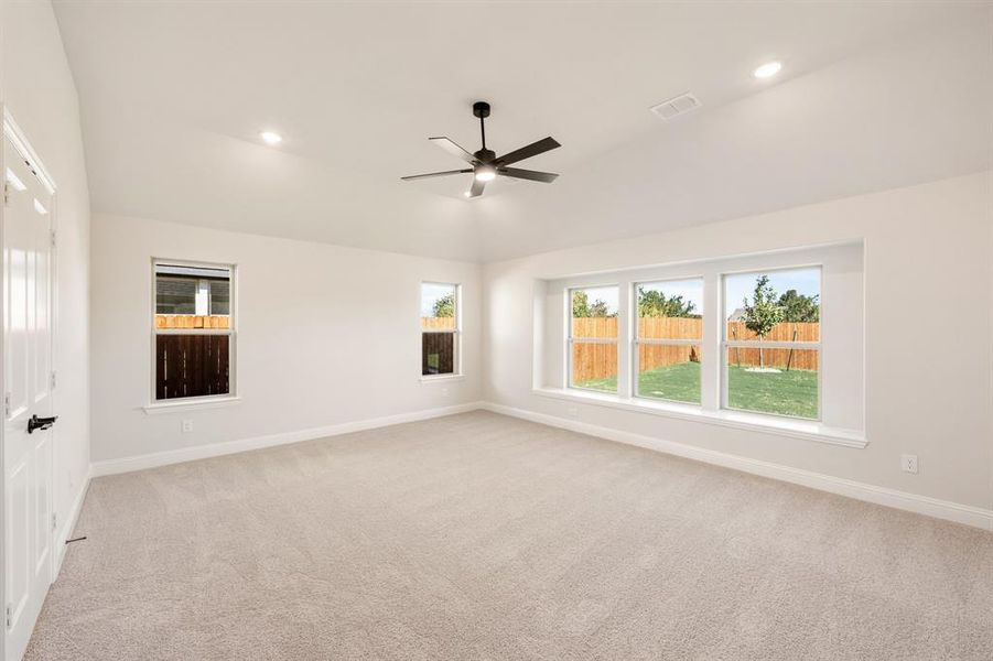 Spacious, unfurnished interior of a new home in The Retreat at North Grove 60, Waxahachie (Image 13). Spacious, unfurnished interior of a new home in The Retreat at North Grove 60, Waxahachie (Image 13).