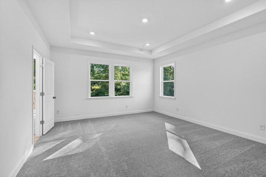 Spacious, unfurnished interior of a new home in Bailey Fence, Dacula (Image 22).