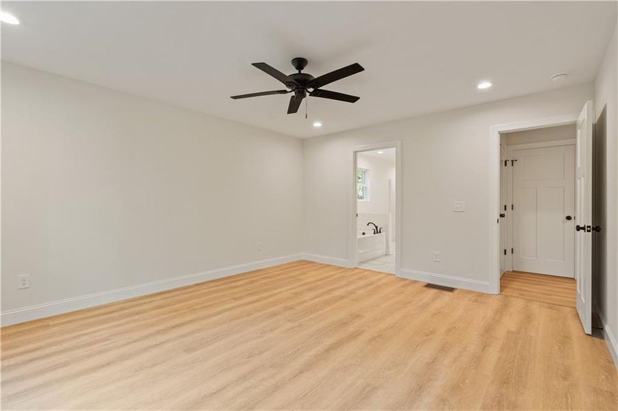 Spacious, unfurnished interior of a new home in , Dahlonega (Image 26).