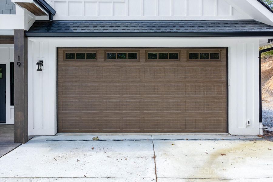 Exterior details and patio area of a home in , Horse Shoe (Image 3).