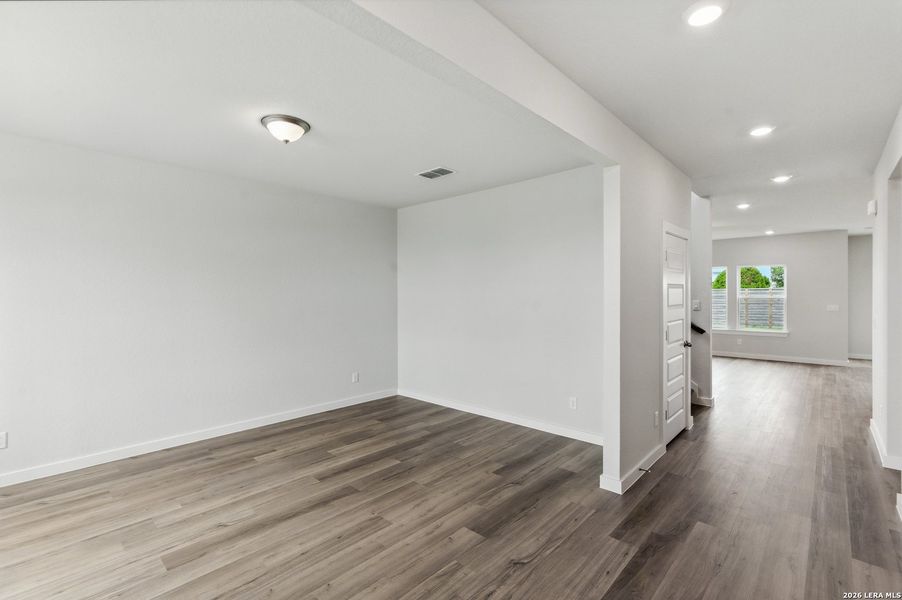 Spacious, unfurnished interior of a new home in Weltner Farms 50’s, New Braunfels (Image 31).