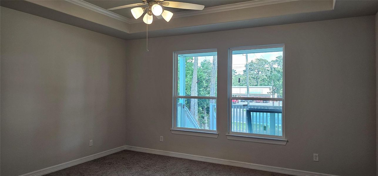 Spacious, unfurnished interior of a new home in Peacock Isle, Dickinson (Image 9).
