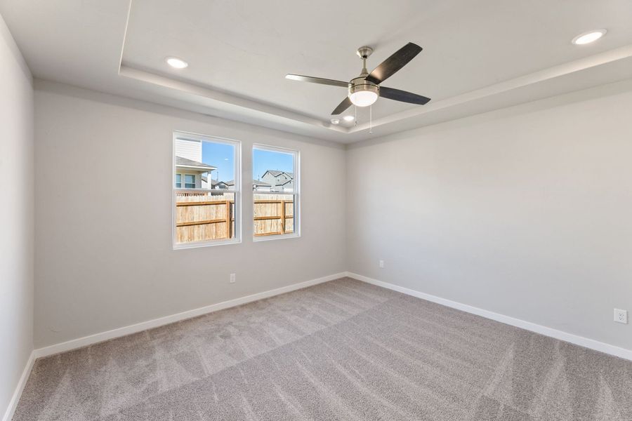 Spacious, unfurnished interior of a new home in Hunters Ranch, San Antonio (Image 24).
