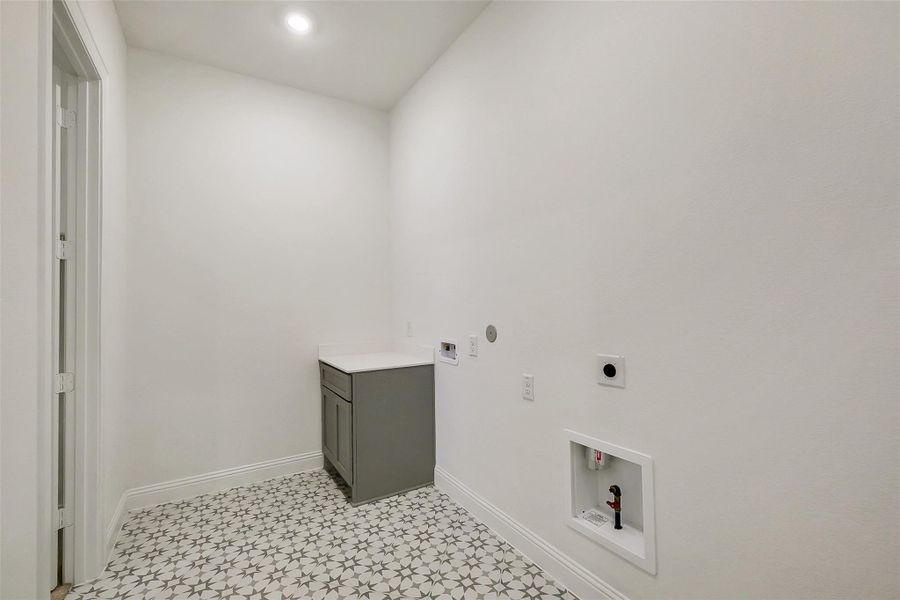 Spacious, unfurnished interior of a new home in Sienna 65', Missouri City (Image 45).