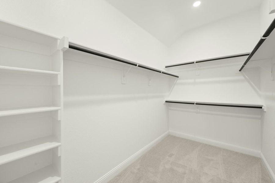 Spacious, unfurnished interior of a new home in Stone Eagle, Azle (Image 27).