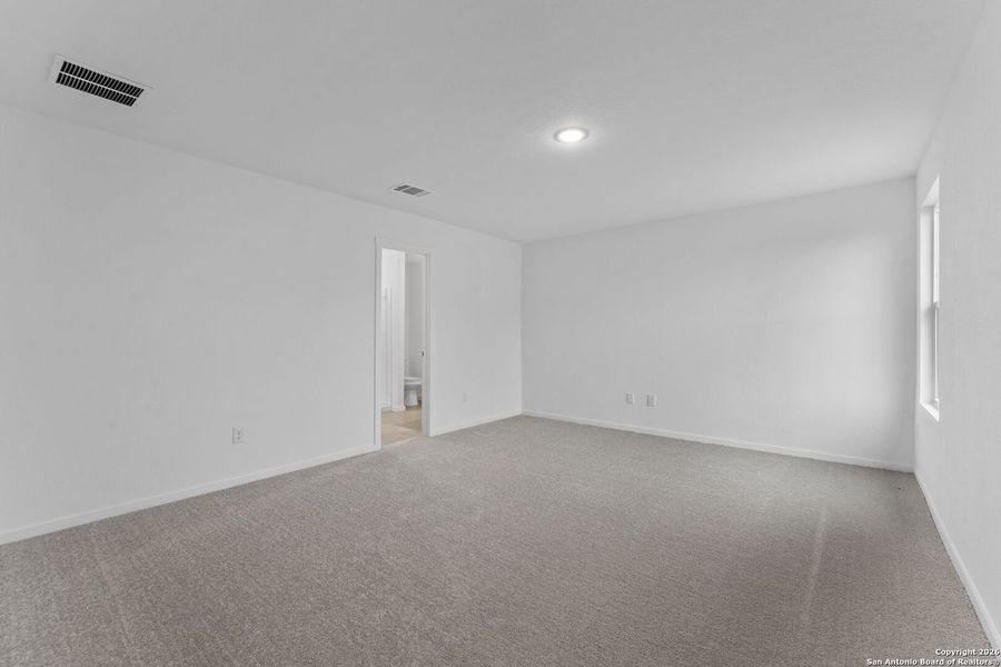 Spacious, unfurnished interior of a new home in Voss Farms: Watermill Collection, New Braunfels (Image 12).