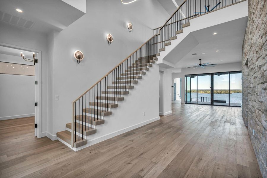 Spacious, unfurnished interior of a new home in , Horseshoe Bay (Image 30).