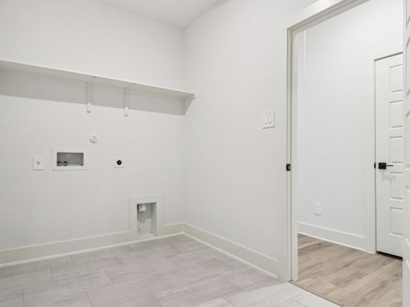 Spacious, unfurnished interior of a new home in Sagebrooke - Classic Series, San Antonio (Image 25). Spacious, unfurnished interior of a new home in Sagebrooke - Classic Series, San Antonio (Image 25).