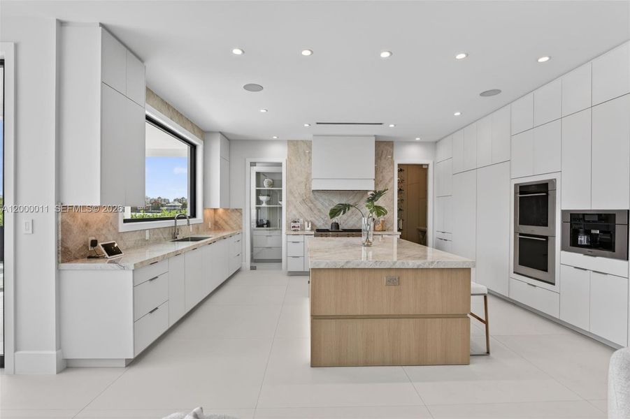 Furnished interior view inside a new home in , Fort Lauderdale (Image 34).