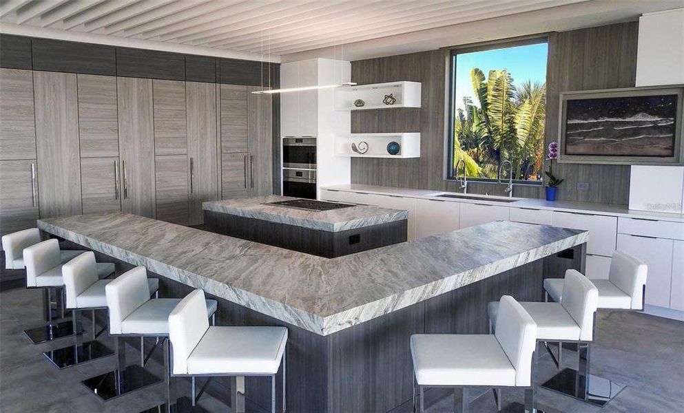 Community amenities in , Holmes Beach (Image 16).