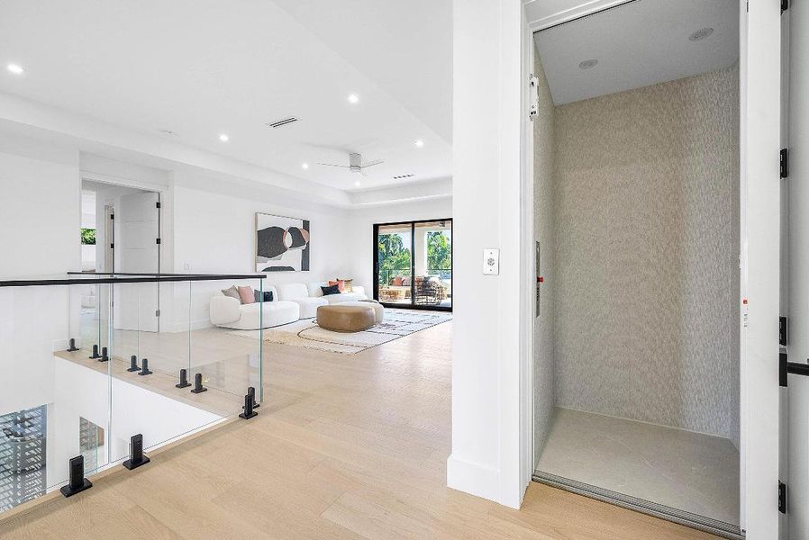 035-25833rdCourt-WestPalmBeach-FL-33407-