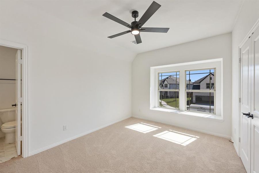 Spacious, unfurnished interior of a new home in Willow Wood Classic 50, McKinney (Image 30).