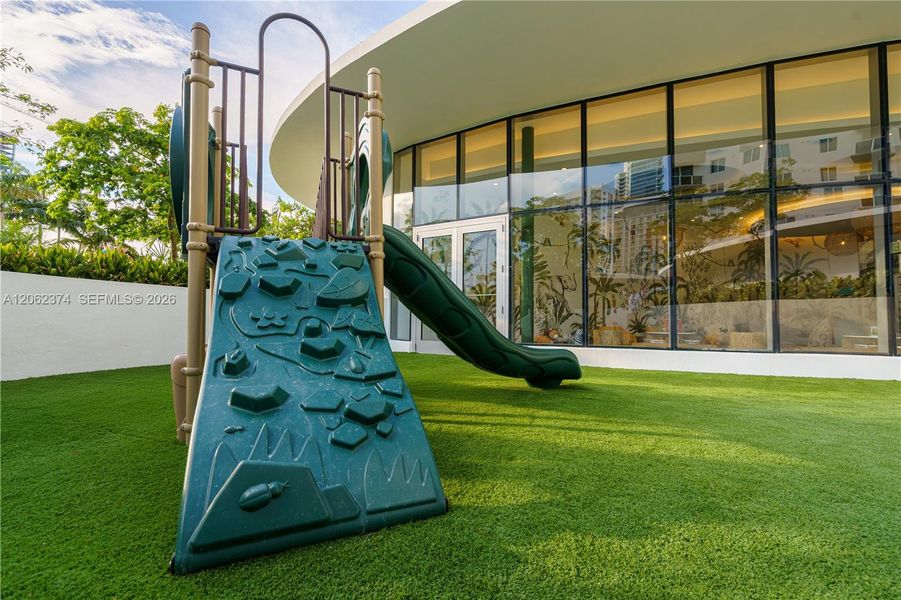 Community amenities in , Miami (Image 49).