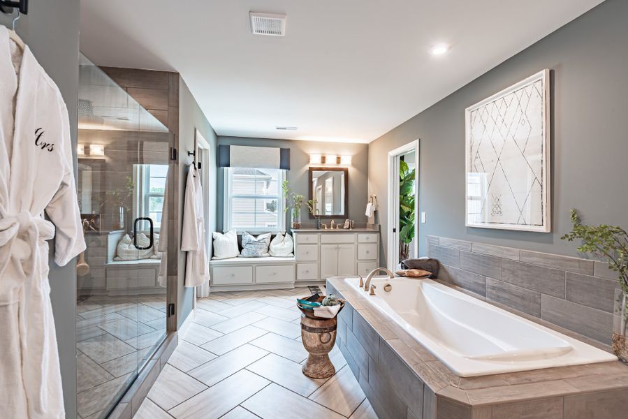 Representative furnished interior of a home built from the Paxton by Fischer Homes in Veranda Manor, Canton (Image 12).