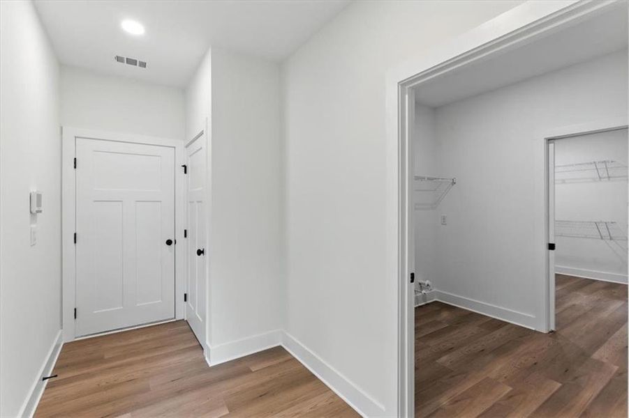 Spacious, unfurnished interior of a new home in , Waleska (Image 27).