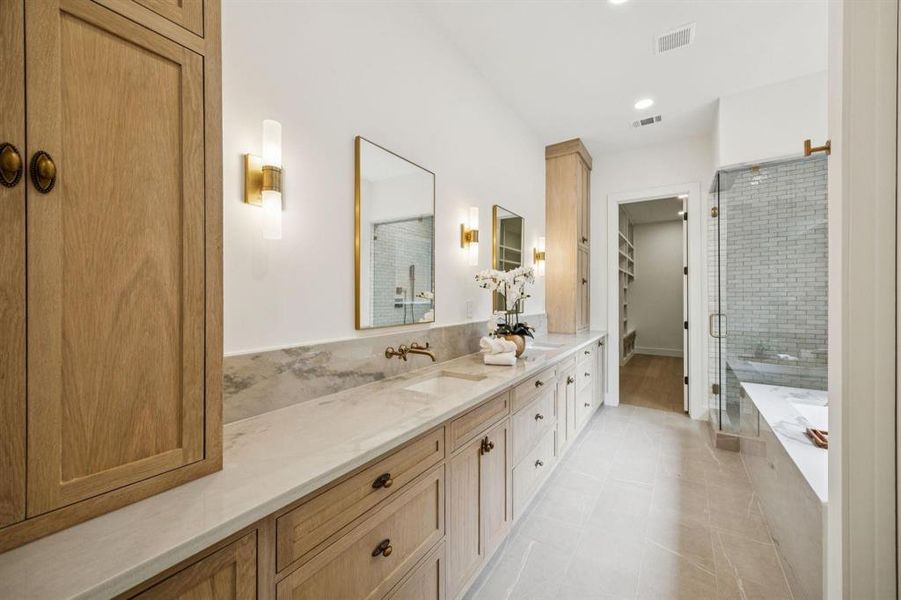 Furnished interior view inside a new home in , Dallas (Image 27).