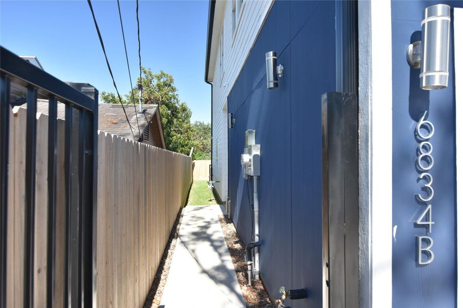 Front exterior of a new home in , Houston, TX, highlighting curb appeal (Image 20). Front exterior of a new home in , Houston, TX, highlighting curb appeal (Image 20).