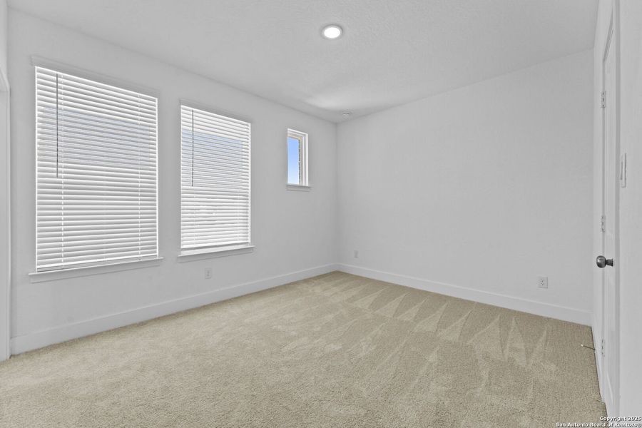 Spacious, unfurnished interior of a new home in Gatehouse: Classic Collection, New Braunfels (Image 31).