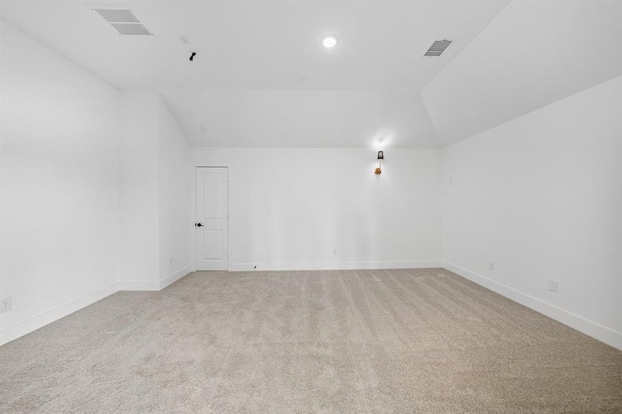 Spacious, unfurnished interior of a new home in Estates at Rockhill, Frisco (Image 18).