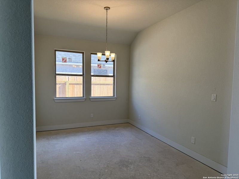 Image 17 of a home in Alsatian Oaks.