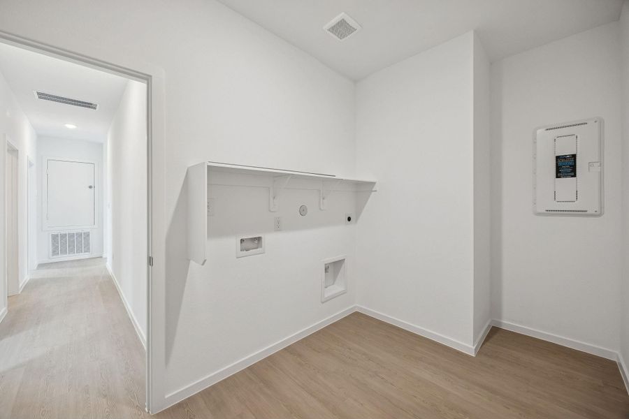 Spacious, unfurnished interior of a new home in Montgomery Bend, Montgomery (Image 21).