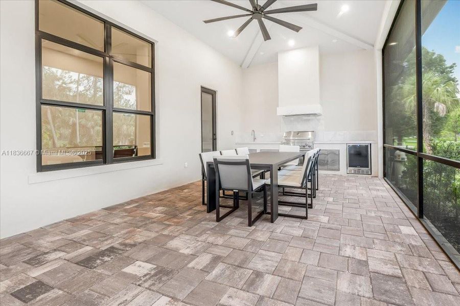 Exterior details and patio area of a home in , Naples (Image 24).