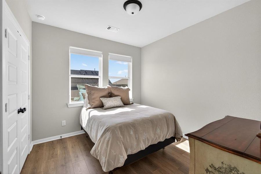 Spacious 3rd room up