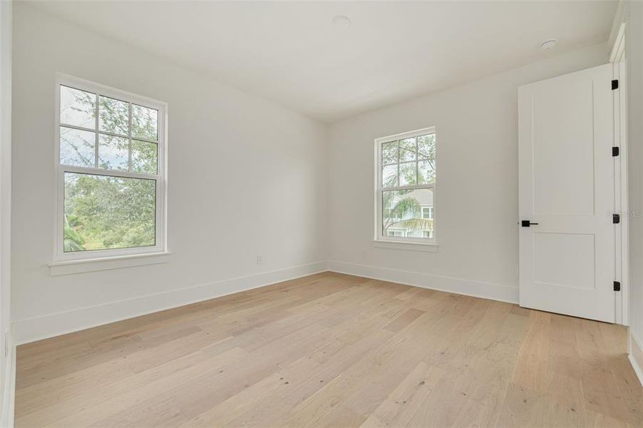 Spacious, unfurnished interior of a new home in , St. Petersburg (Image 30).