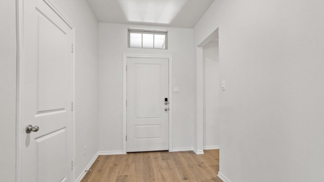 Spacious, unfurnished interior of a new home in Waverly Estates, Josephine (Image 13).