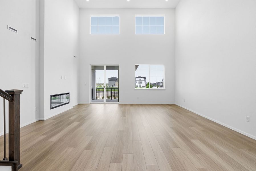 Spacious, unfurnished interior of a new home in Harvest Crossing, Aurora (Image 22).