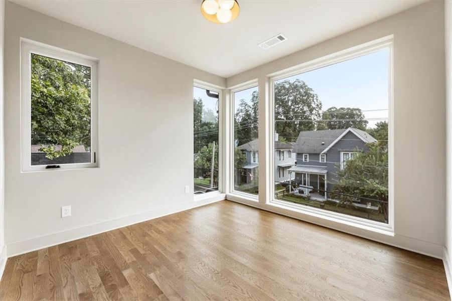 Spacious, unfurnished interior of a new home in , Atlanta (Image 20).