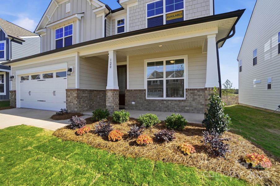Exterior details and patio area of a home in Summerlin, Mooresville (Image 23).