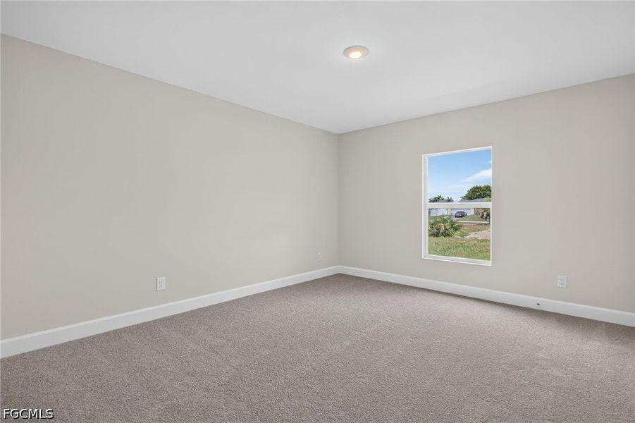 Spacious, unfurnished interior of a new home in Cape Coral, Cape Coral (Image 20).