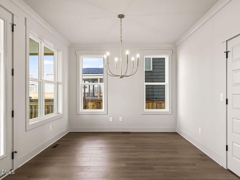 010-1280x960-dining-room