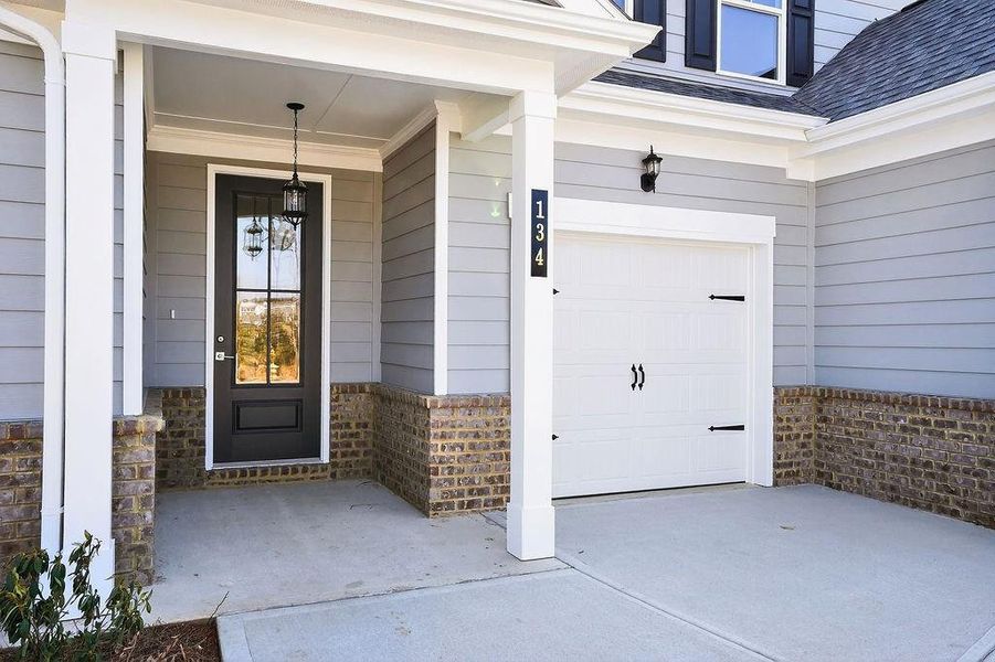 Exterior details and patio area of a home in , Homer (Image 4).