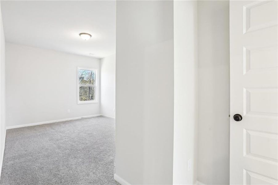 Spacious, unfurnished interior of a new home in Ponderosa Farms Reserve, Gainesville (Image 50).