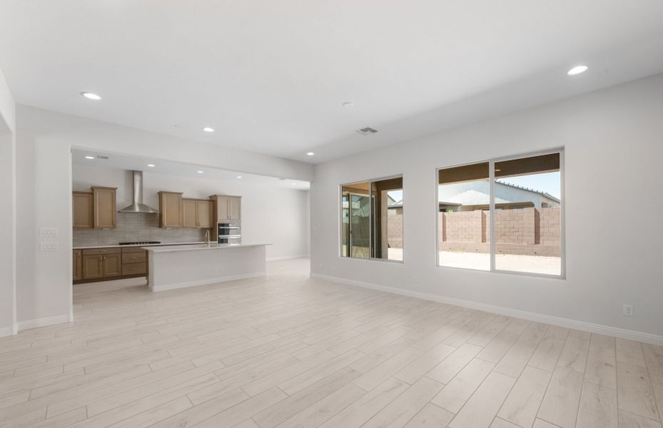 Spacious, unfurnished interior of a new home in Artisan at Asante, Surprise (Image 21).