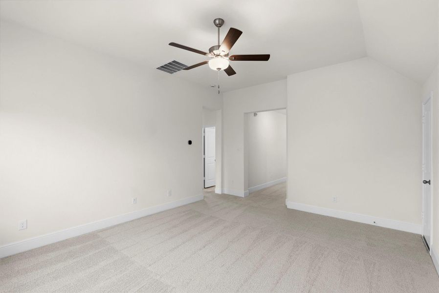 Spacious, unfurnished interior of a new home in Colton, Montgomery (Image 28).