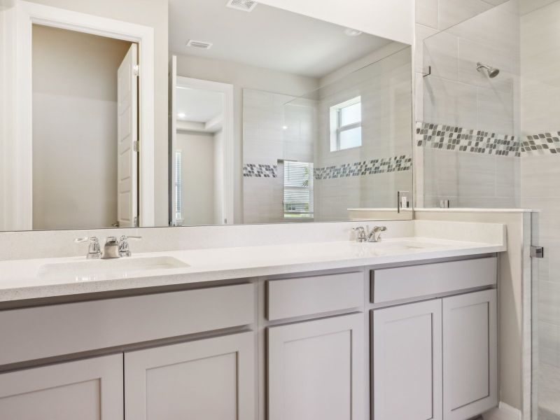Primary bathroom in the Willet floorplan at 44326 Frontier Dr