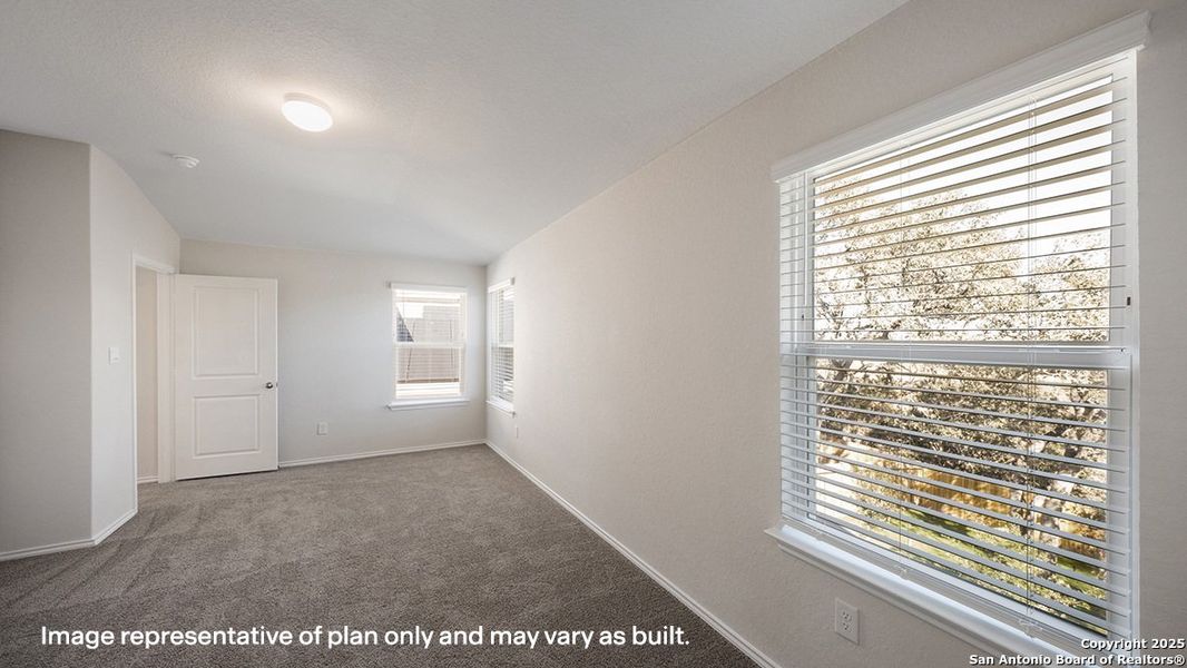 Spacious, unfurnished interior of a new home in Brookstone Creek, San Antonio (Image 18).