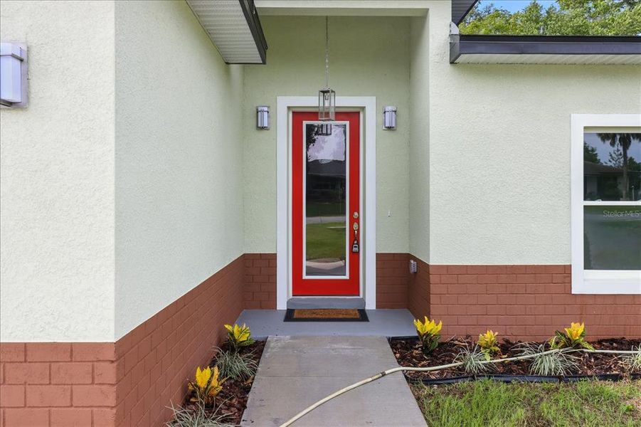 Exterior details and patio area of a home in , Citrus Springs (Image 27).