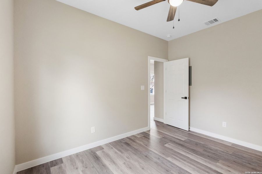 Spacious, unfurnished interior of a new home in , San Antonio (Image 9).