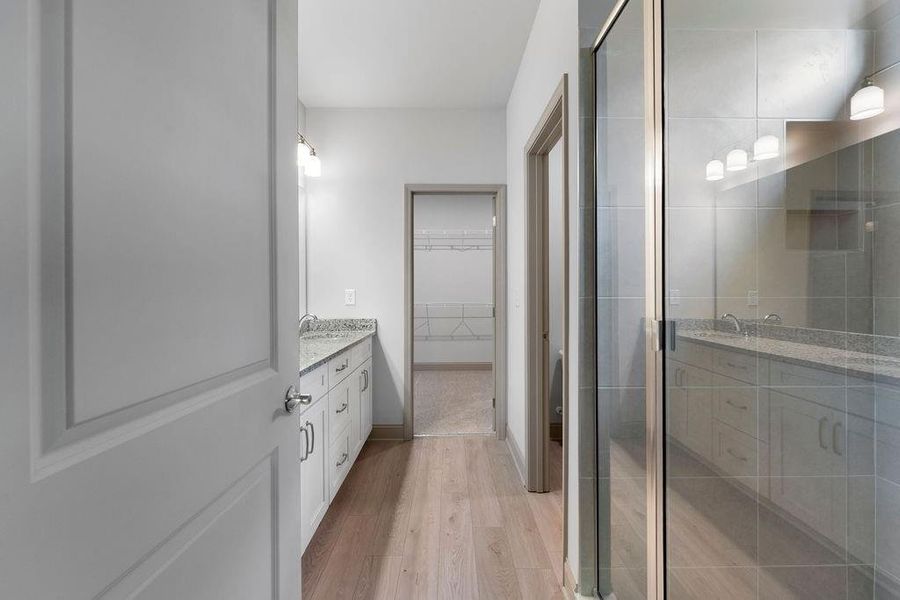 Furnished interior view inside a new home in , Waleska (Image 10).