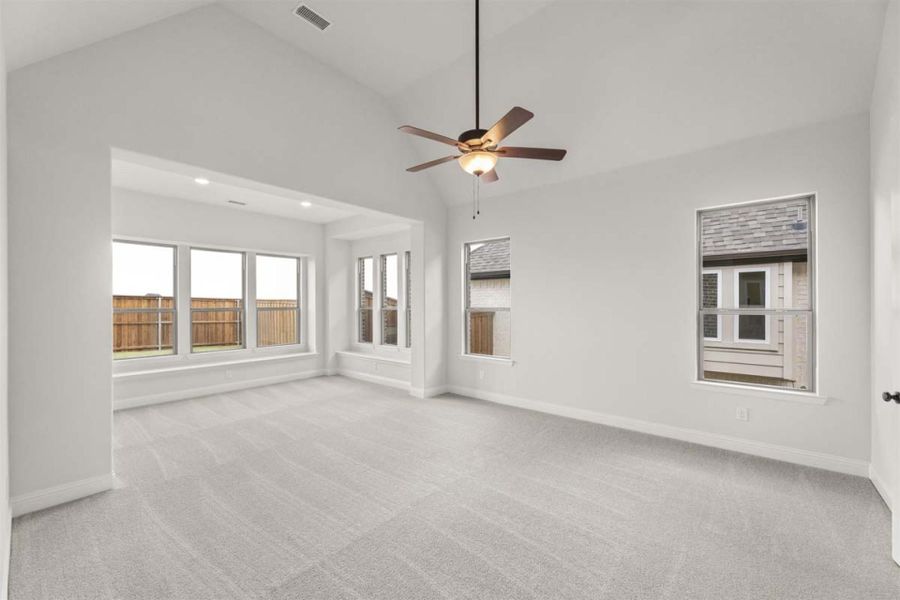 Spacious, unfurnished interior of a new home in Nelson Lake, Rockwall (Image 16).